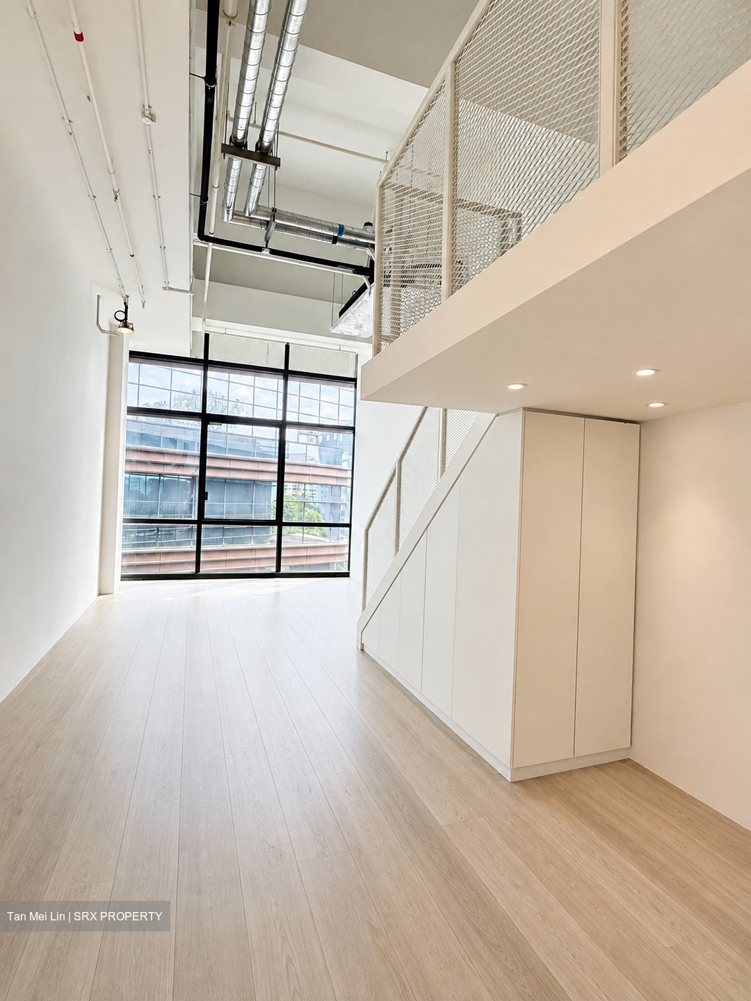 Woods Square (D25), Office #597795181